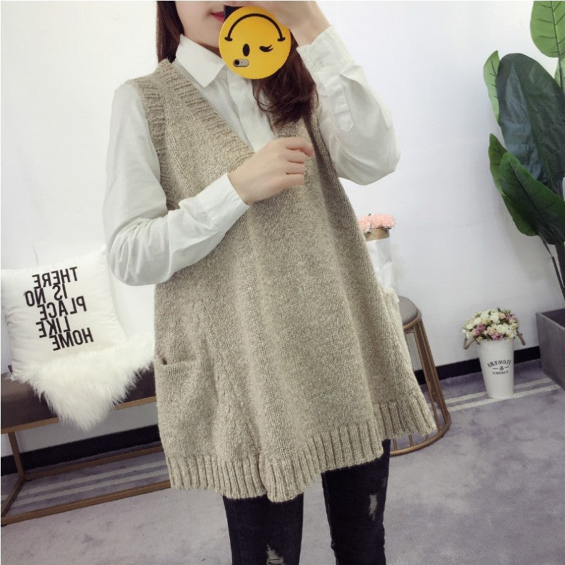 Mid-length Sleeveless Sweater Coat