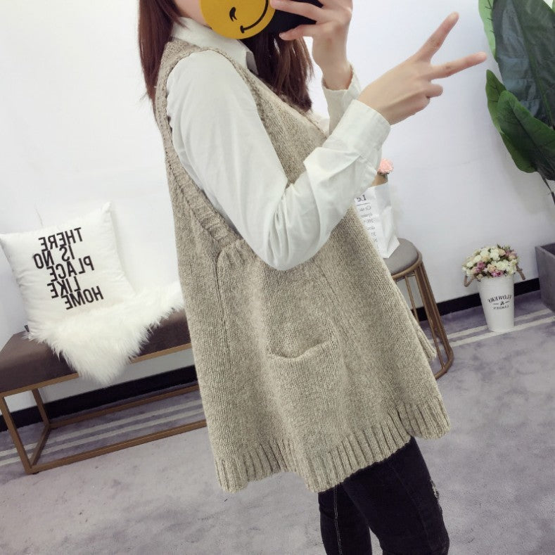 Mid-length Sleeveless Sweater Coat
